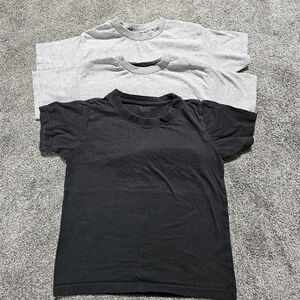 Kids Short Sleeve T-Shirts - Black and Gray GUC